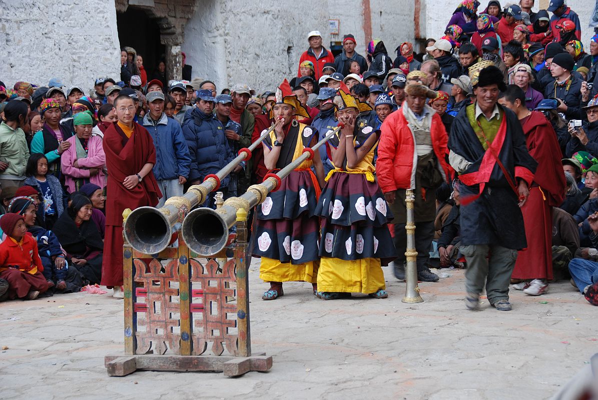 Mustang Lo Manthang Tiji Festival Day 2 15 Clown Dancers Blowing Horns